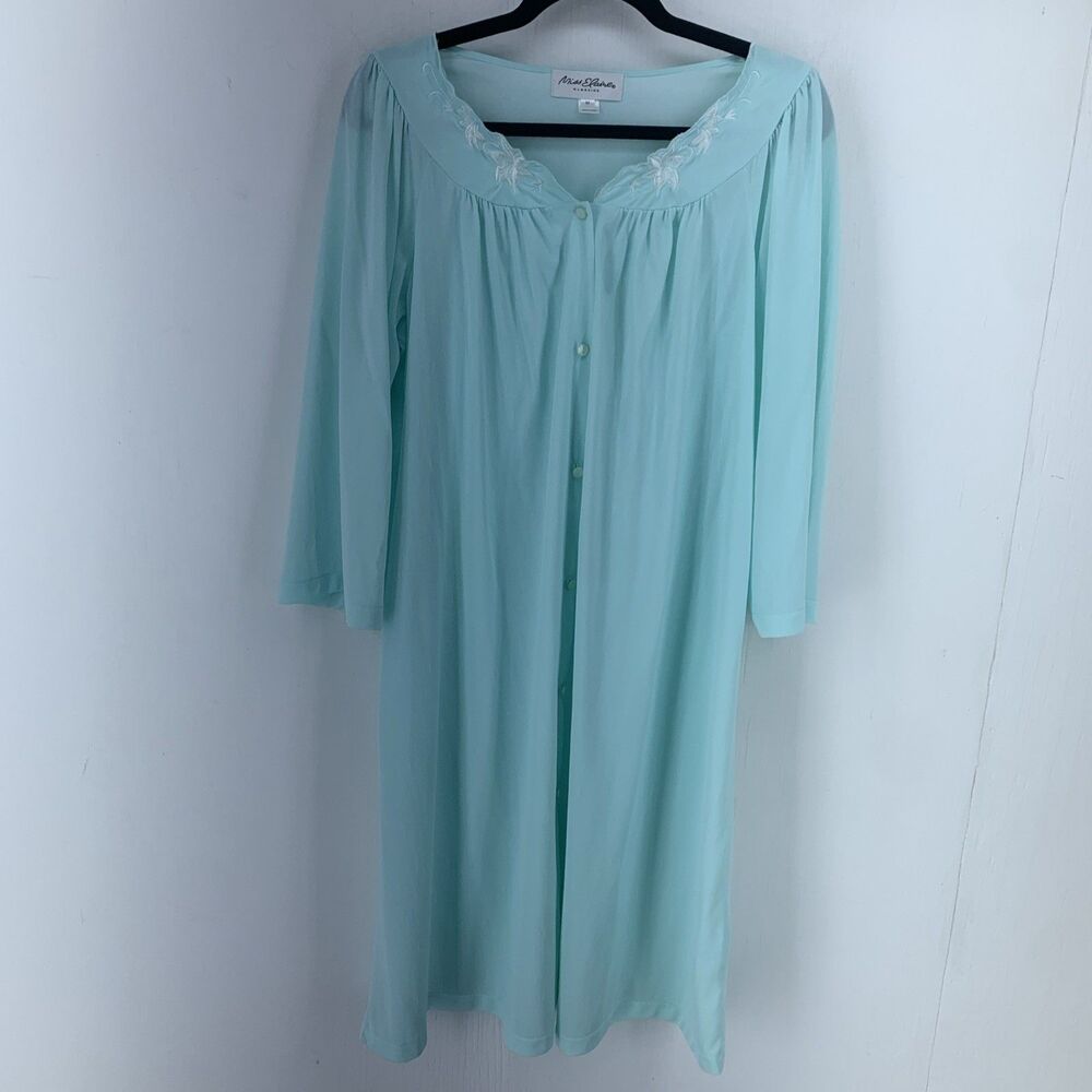 Miss Elaine Classic Womens Medium Robe Slinky Embroidered Floral Lightweight